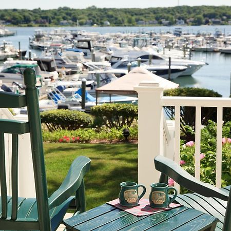 Inn At Harbor Hill Marina Niantic Room photo
