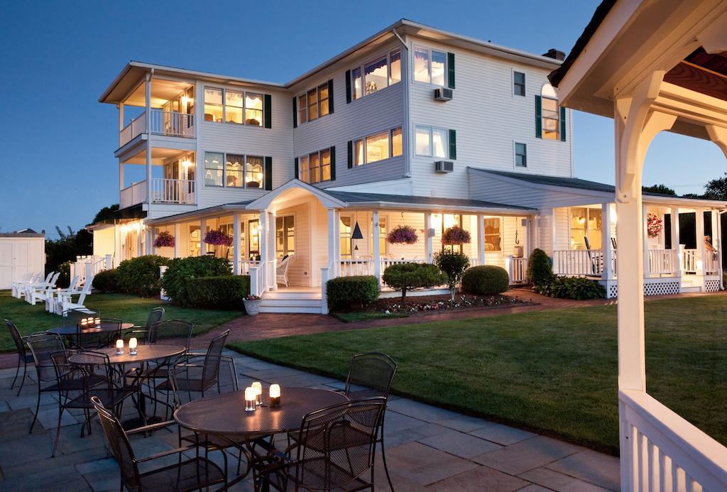 Inn At Harbor Hill Marina Niantic Exterior photo