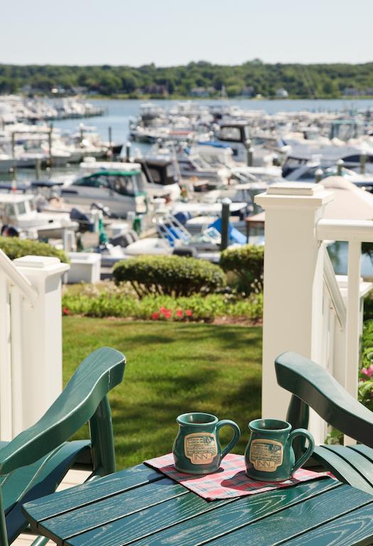 Inn At Harbor Hill Marina Niantic Room photo