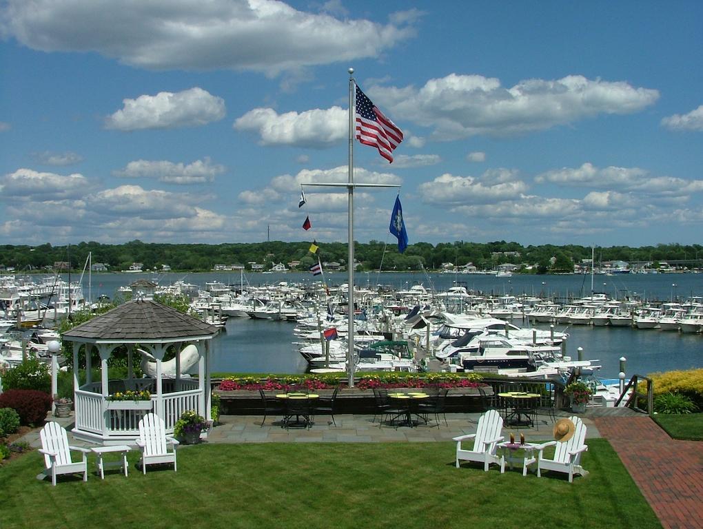 Inn At Harbor Hill Marina Niantic Exterior photo