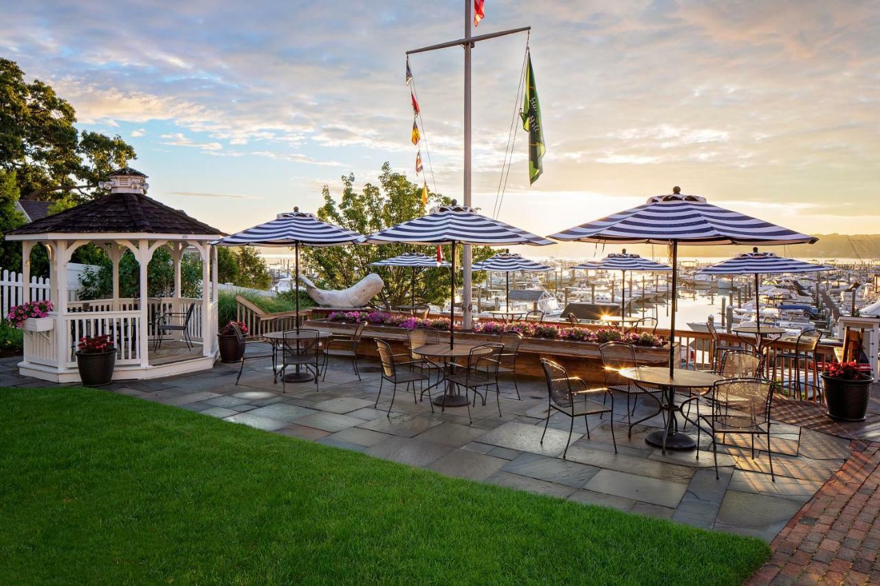 Inn At Harbor Hill Marina Niantic Exterior photo